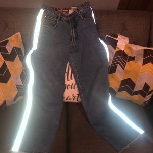 Reflective light vintage jeans